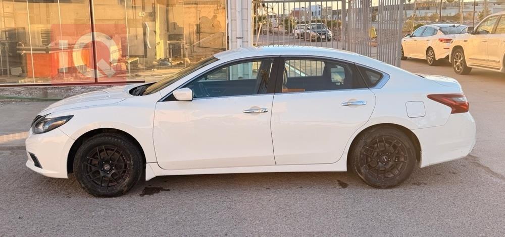 نيسان ألتيما